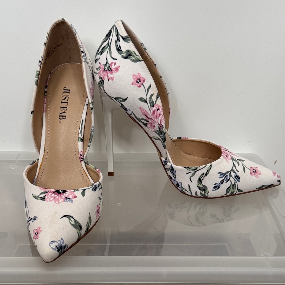 Buy 1 get 1 FREE 
JustFab Floral Heels - Cream and Pink - Picture 7 of 8